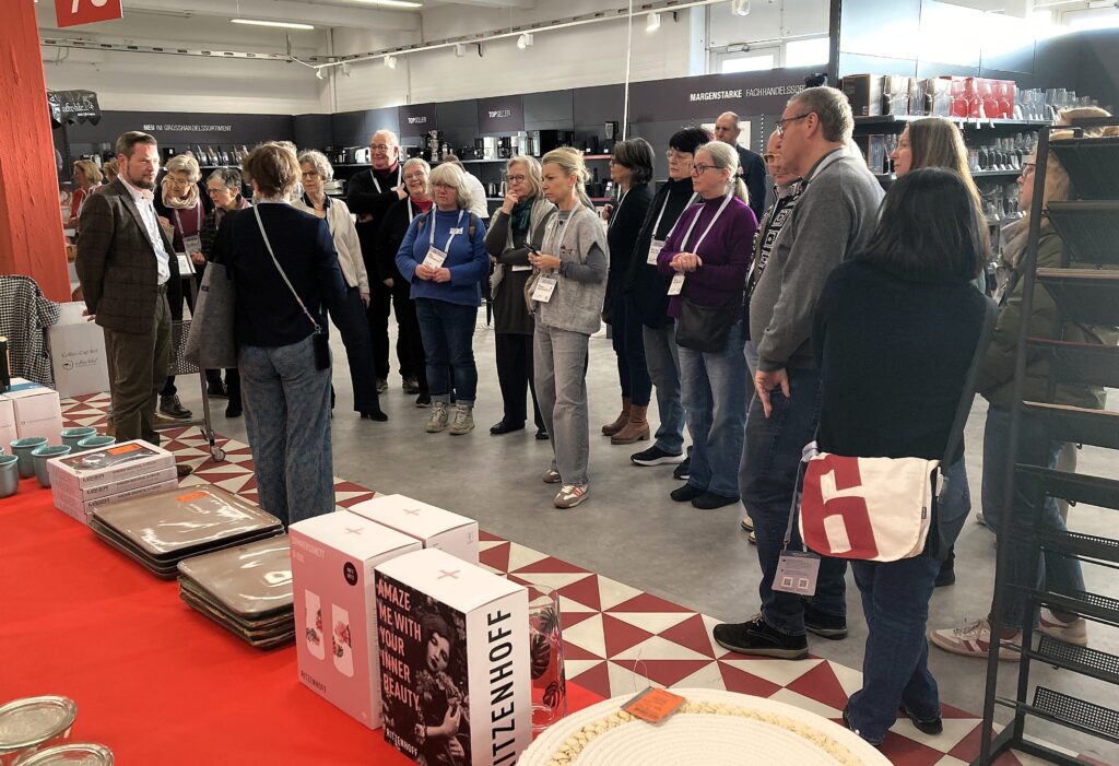 Der Rundgang auf der EK-Messe der Fachgruppe WIN (Foto: Buchwert)
