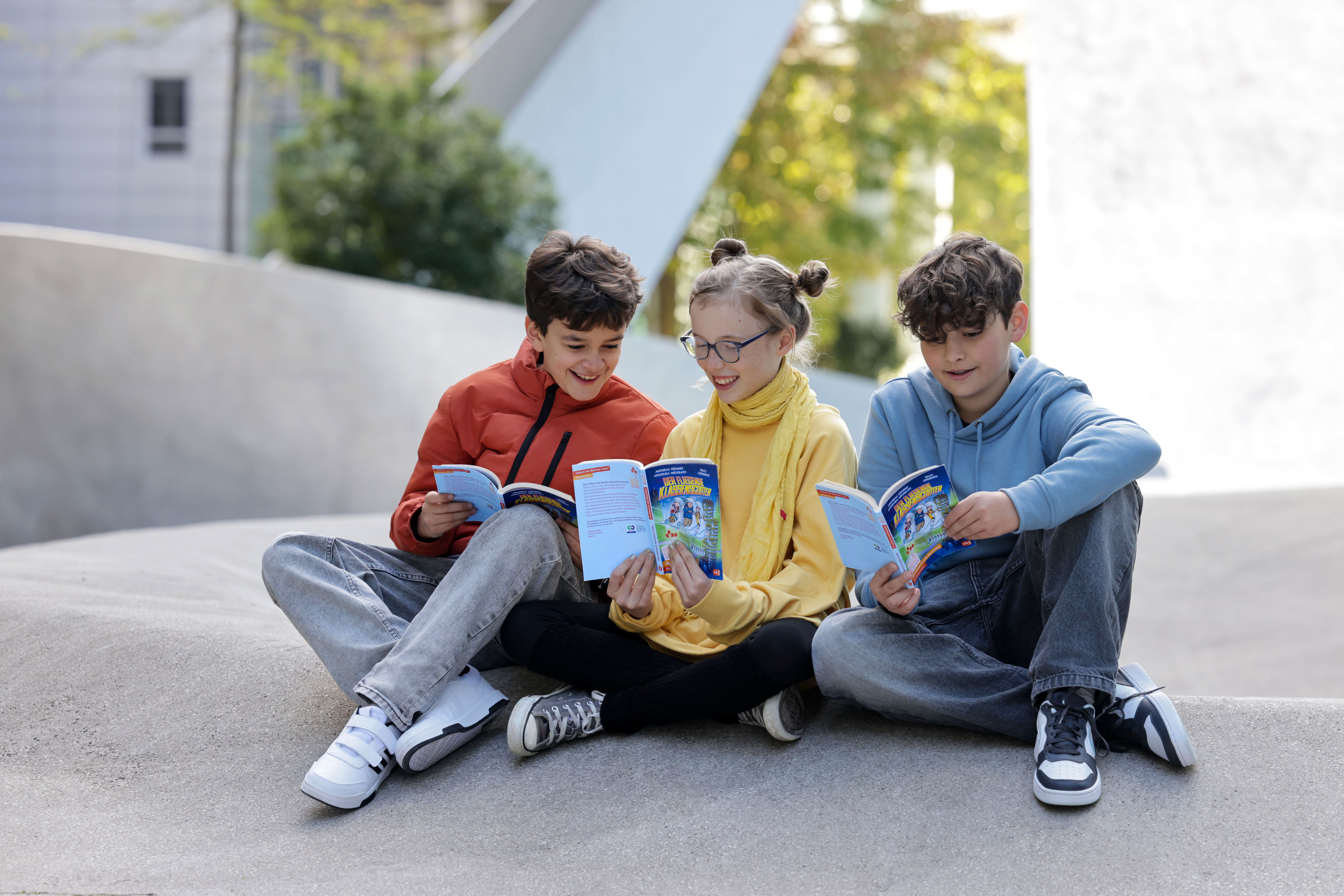 Lesende Kinder (Foto: Stiftung Lesen Alexander Sell Die Welle)