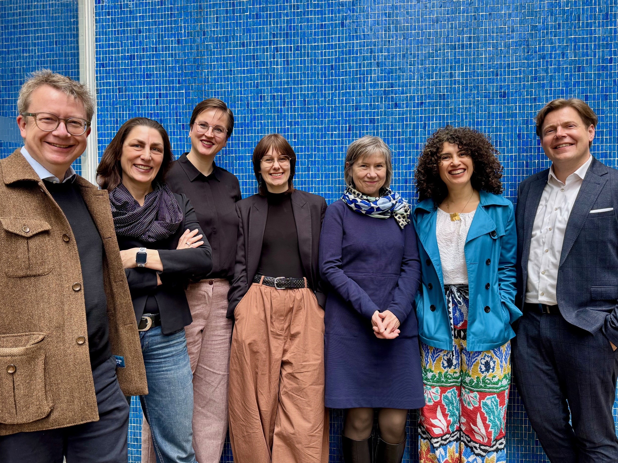 V.l.n.r.: Adam Soboczynski, Stefanie Kreuzer, Theresa Donner, Emily Grunert, Cornelia Geißler, Maha El Hissy, Jan Ehlert (Foto: Anne-Mette Noack)