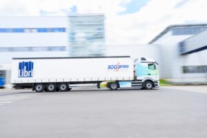 BOOXpress-Elektro-LKW startet am Libri Standort in Bad Hersfeld (Foto: Libri)