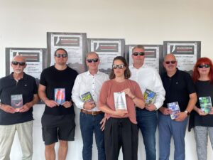Kurt Volland (Radio Okerwelle), Jacob Radel (Stadtbibliothek), Karsten Curland (BLSK), Maria Meibohm (Buchhandlung Graff, Geschäftsleitung), Michel Wittchow (Volksbank BraWo), Karsten Ziaja (Deutsches Haus), Sylvia Scholz (Radio Okerwelle) (Foto: v.l., Graff)